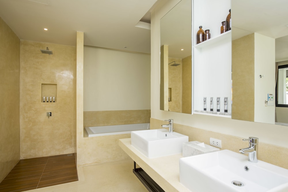 The Anda Mani Khaolak Beachfront Villas 44/50