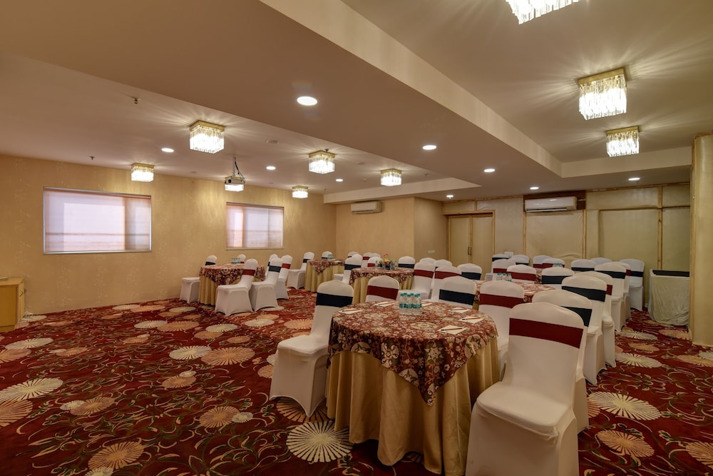 Mango Grove Hotel Chandigarh 56/62
