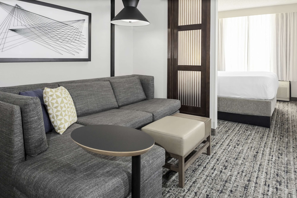 Hyatt Place Dallas/Arlington 37/59