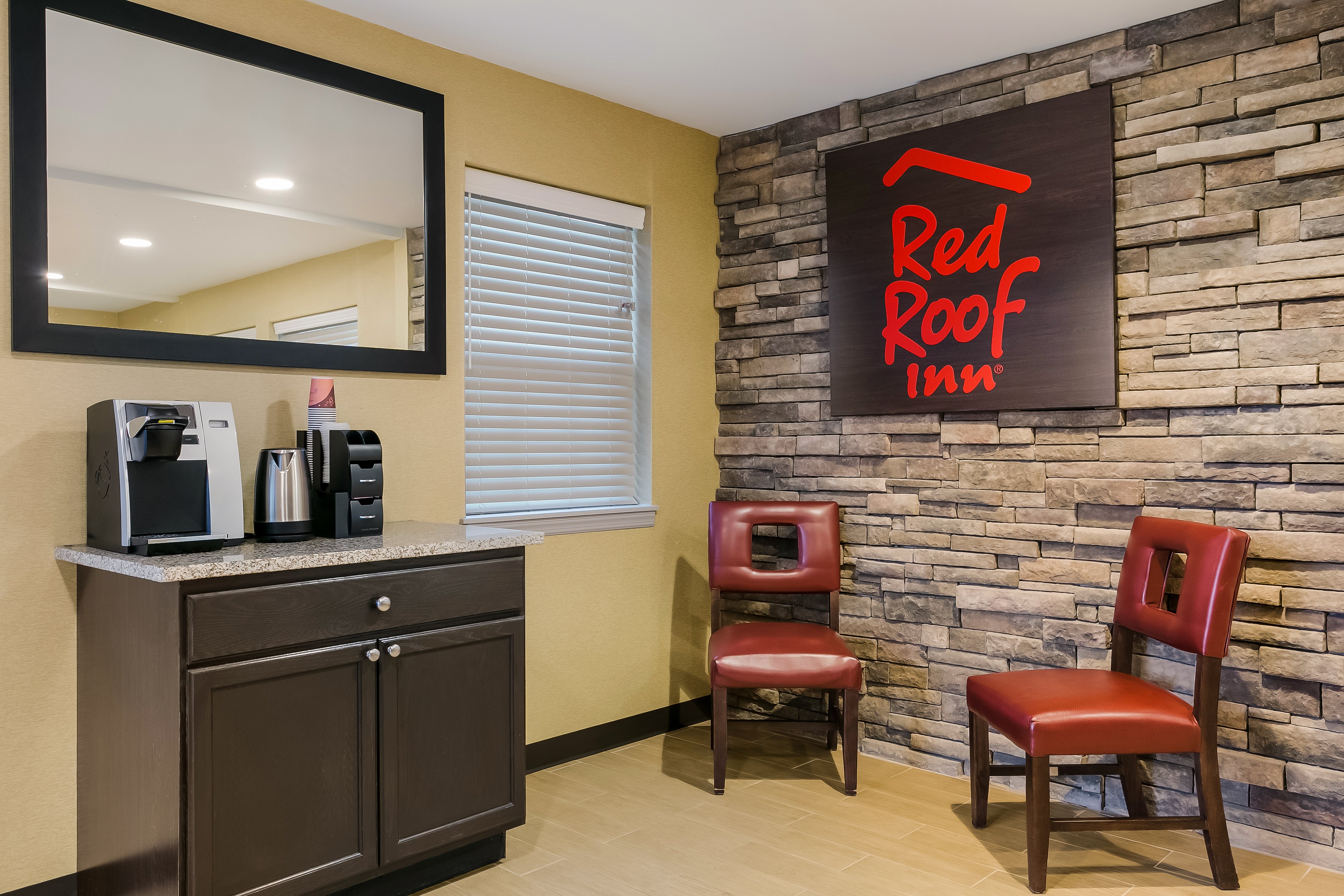 Red Roof Inn Hershey 23/28