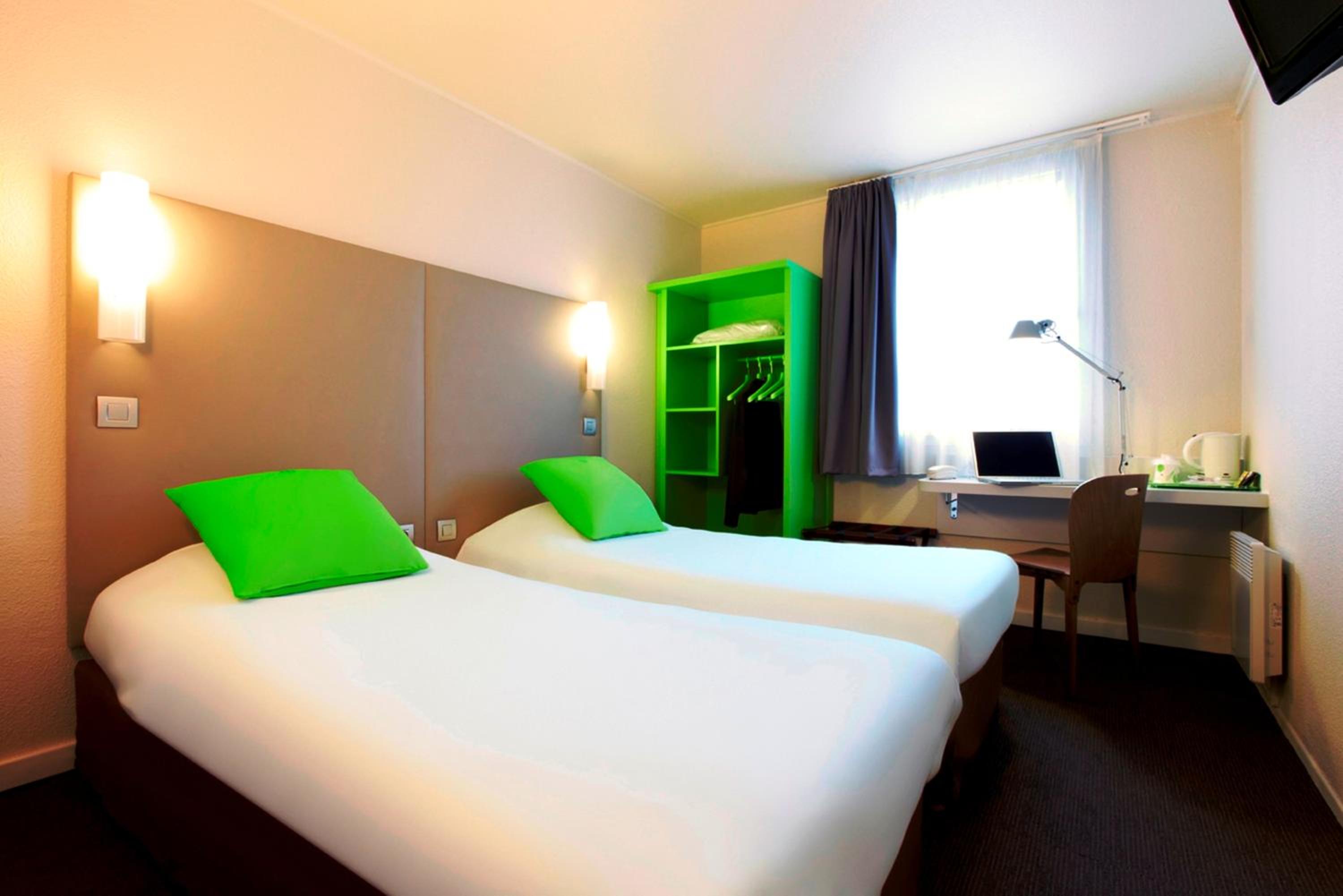 New Generation, Twin Beds