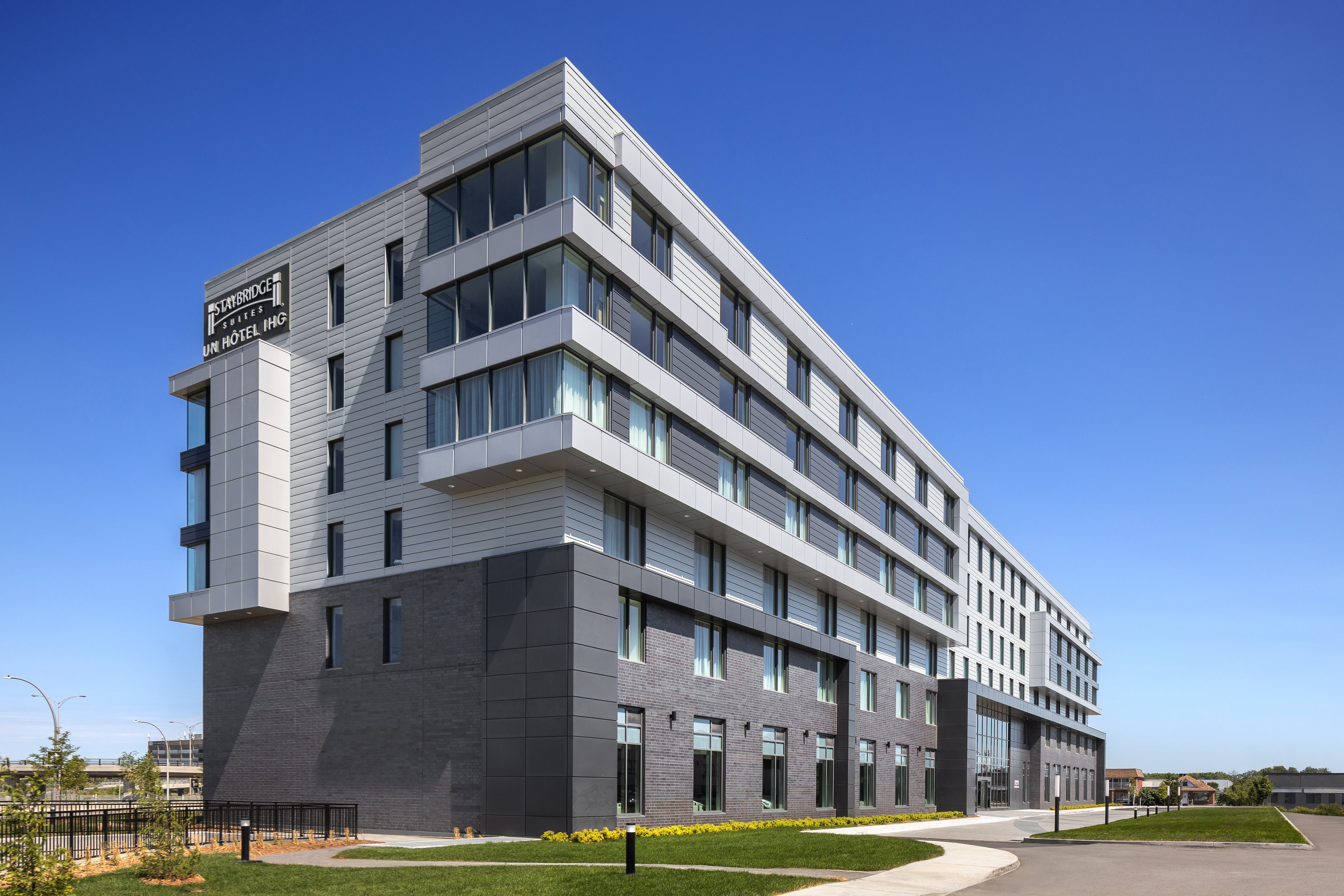 Staybridge Suites Montreal Airport - St-Laurent 3/50