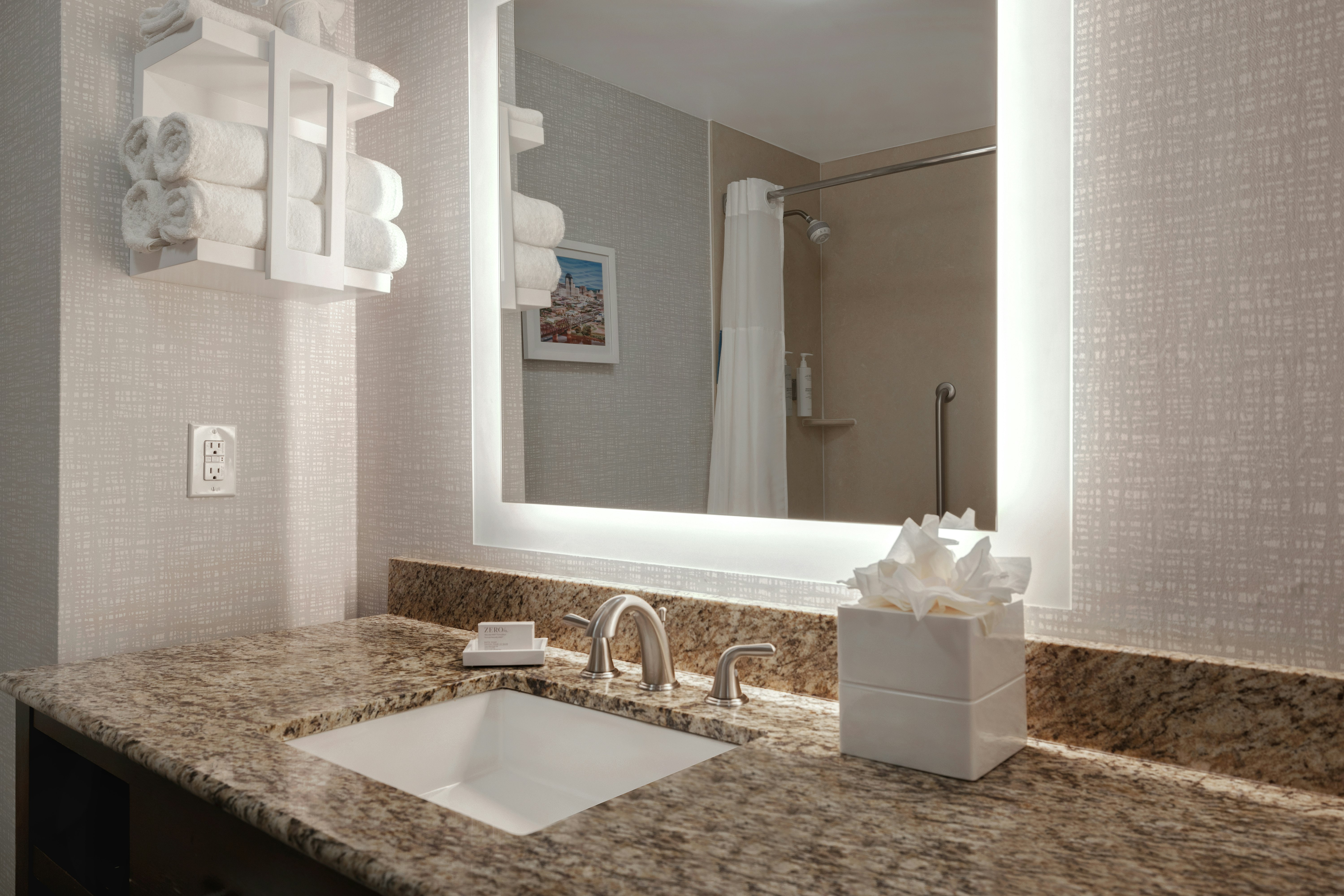 ROOM, KING BED, ACCESSIBLE