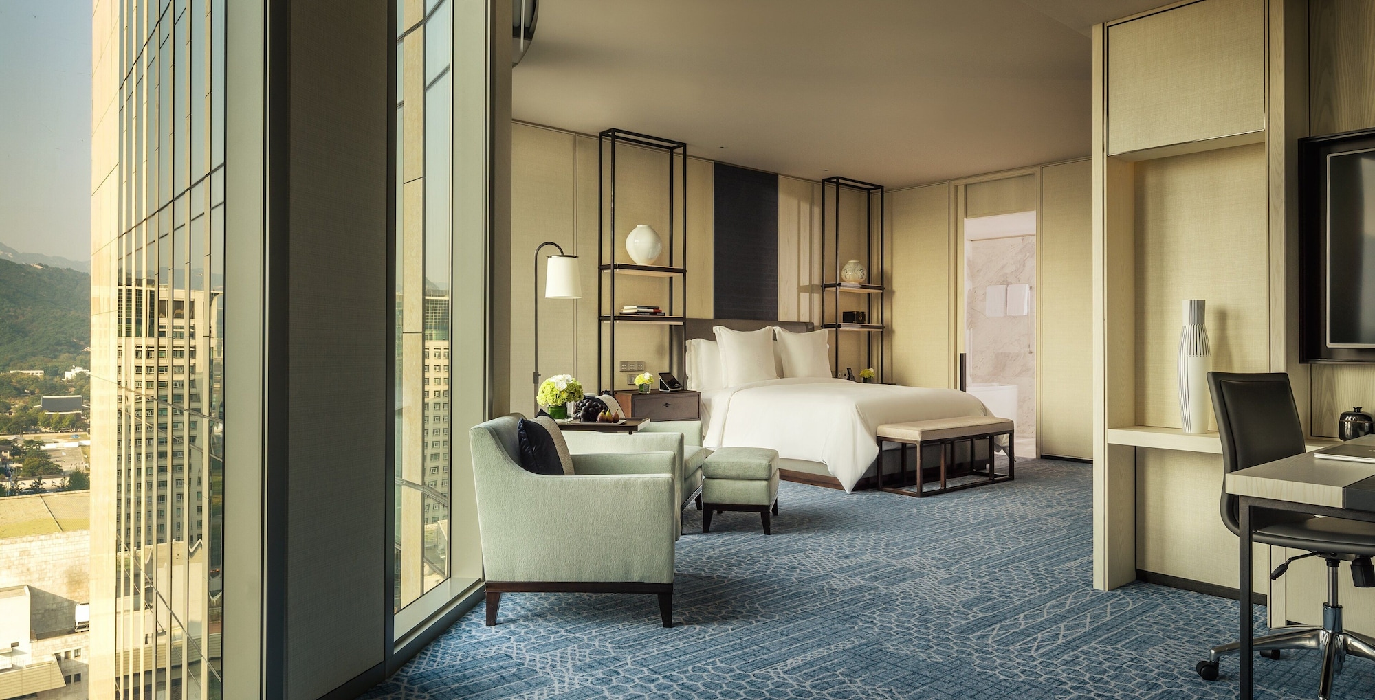 GRAND, FAMILY, KING BED