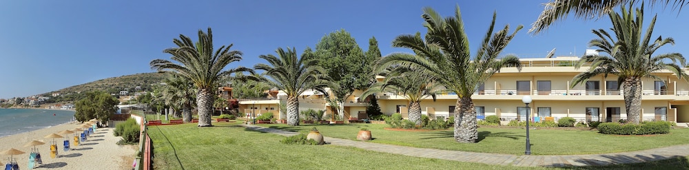 Golden Sand Hotel 64/65