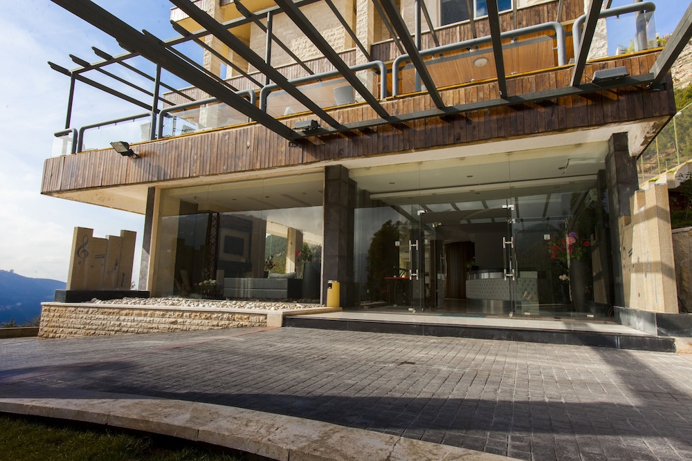 LE TOURNANT HOTEL & RESORT 47/54