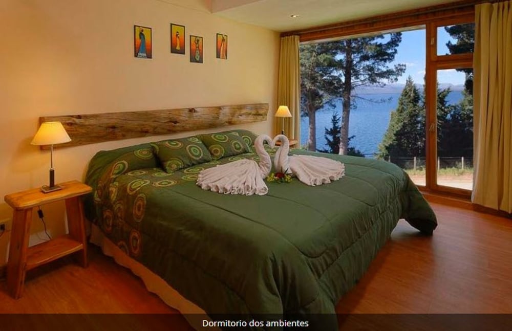 Cabin, Lake View