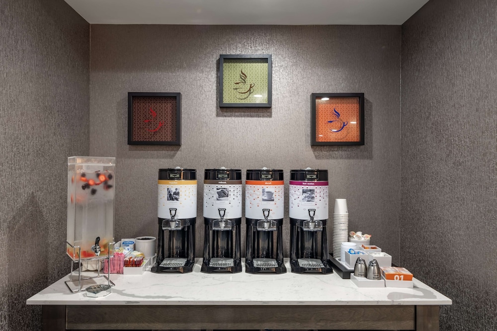 Hampton Inn And Suites Dallas/Plano Central 32/66