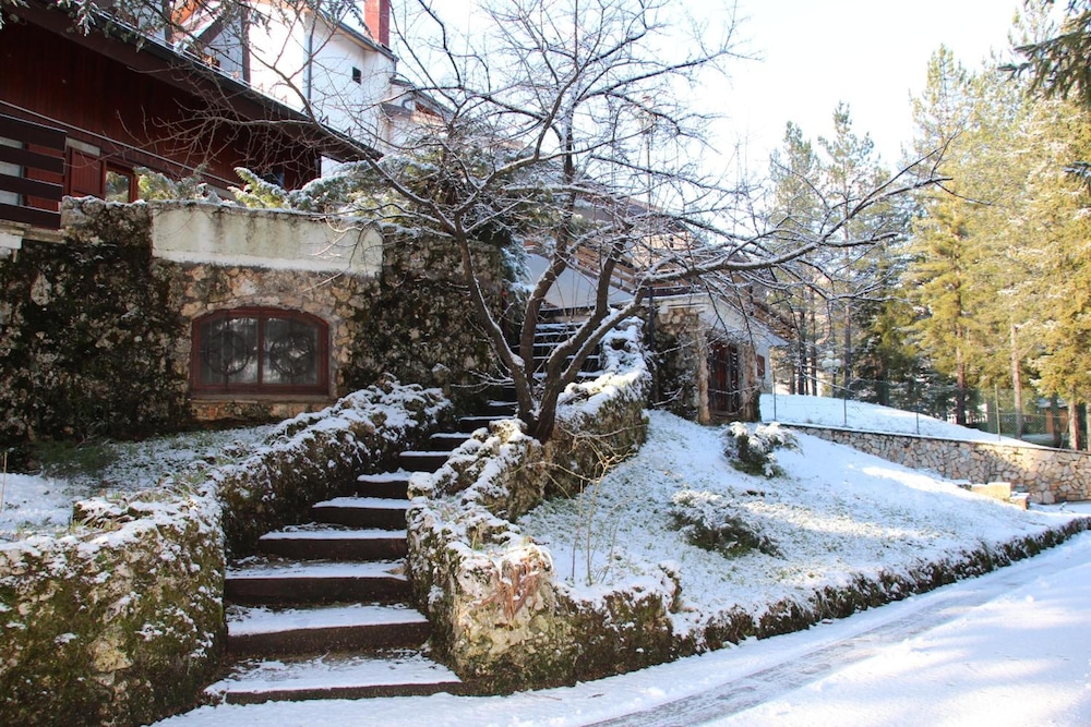 HOTEL ORSO BIANCO 64/73