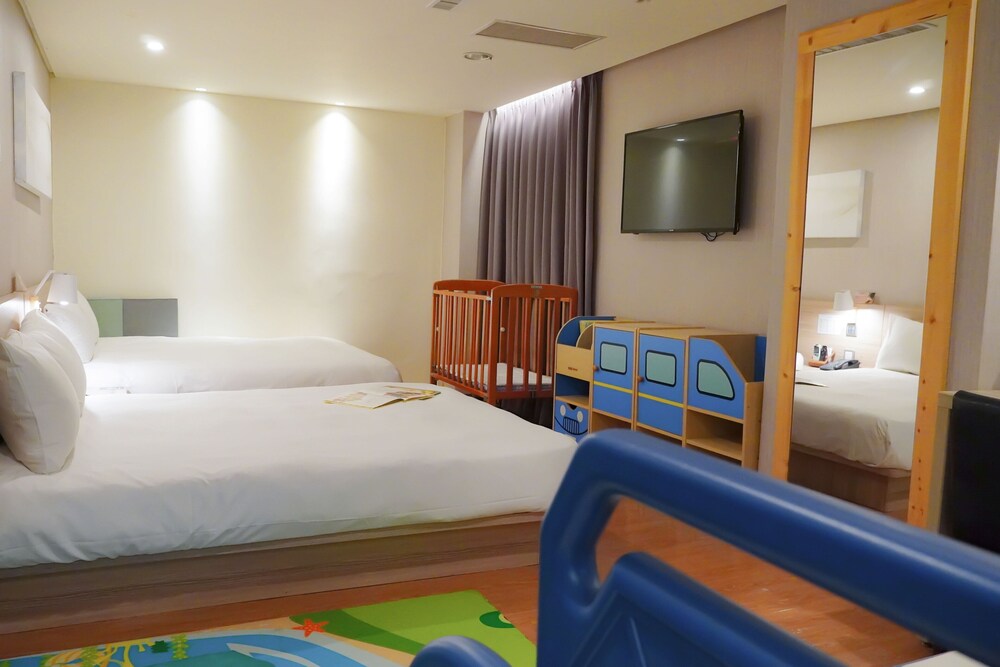Unique Hotel Smile 73 Hotel 30/73