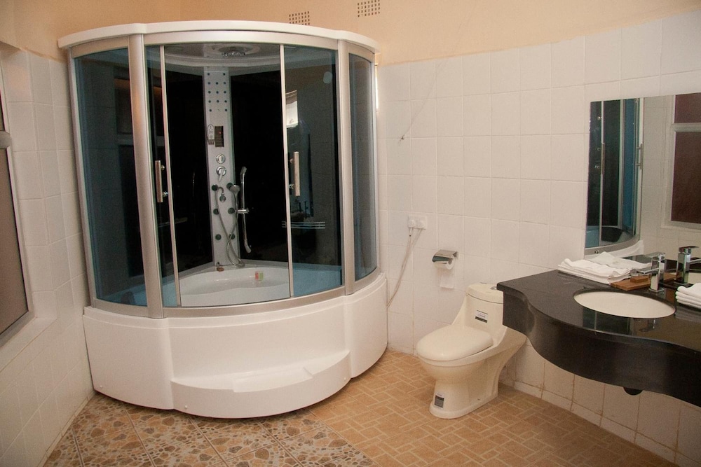 Chamba Valley Exotic Hotel 49/50