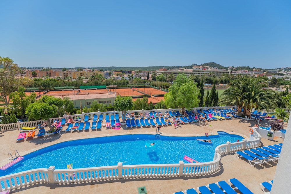 Apartamentos Holiday Center Santa Ponsa 38/46