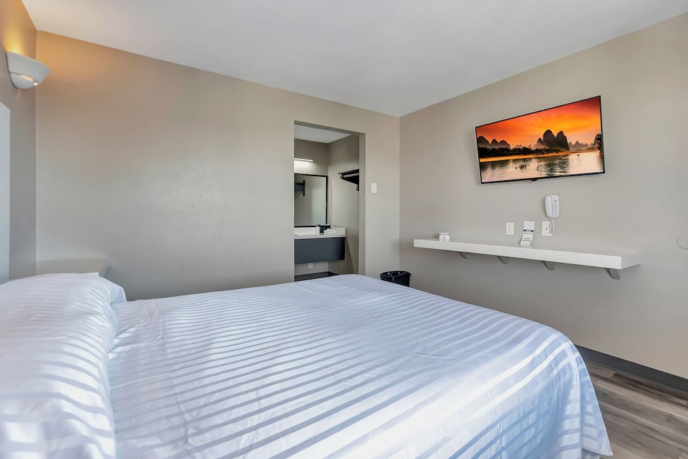 Morada Inn and Suites 15/55