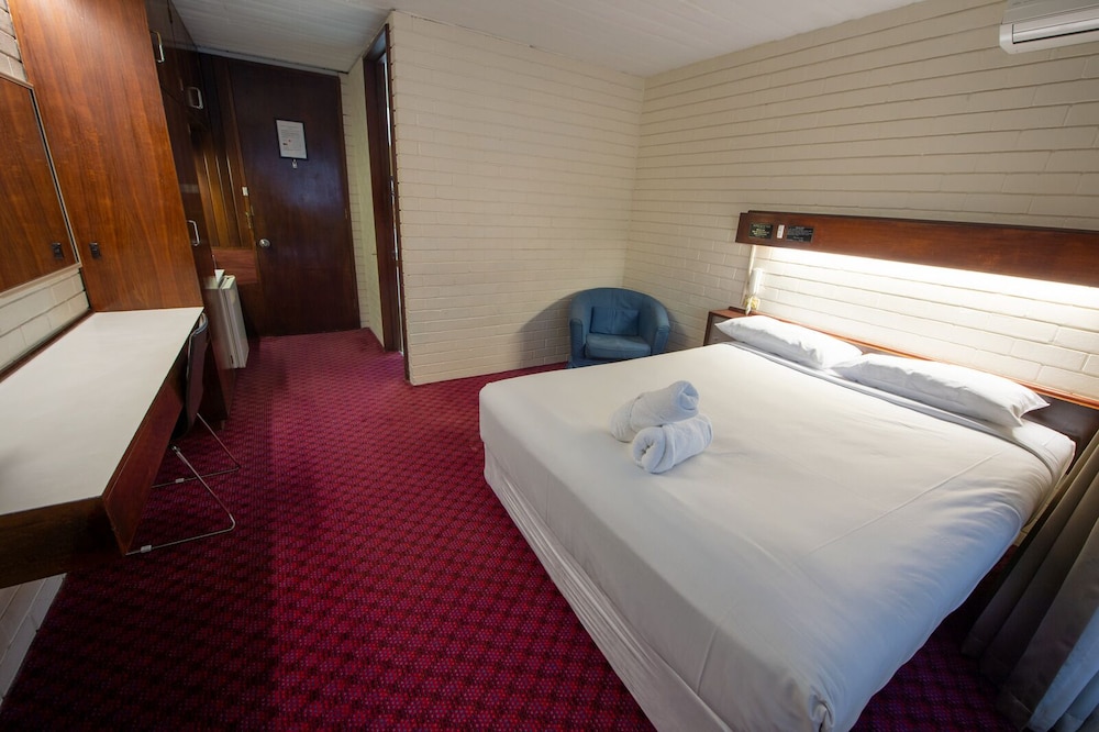 INDIAN OCEAN HOTEL 16/55
