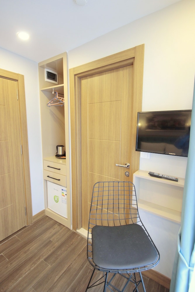 Hira Hotel 46/57