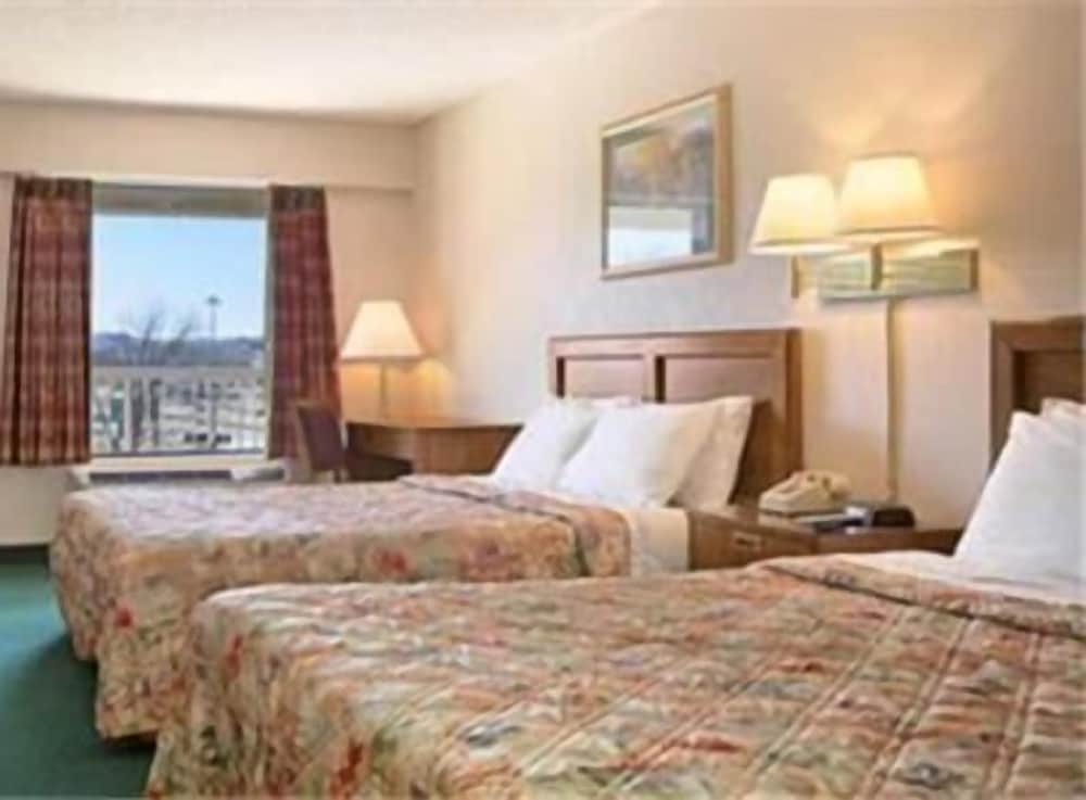 غرفة قياسية بسريرين كوين، Days Inn by Wyndham Apple Valley Pigeon Forge/Sevierville 3/10