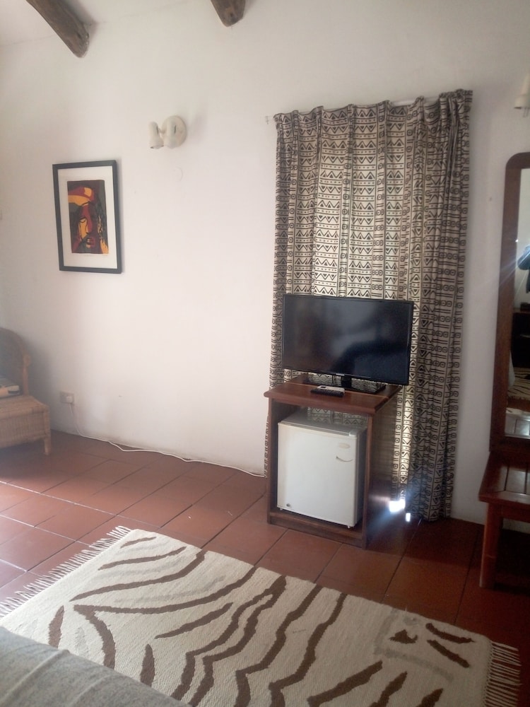 Chaminuka Luxury Lodge 5/28