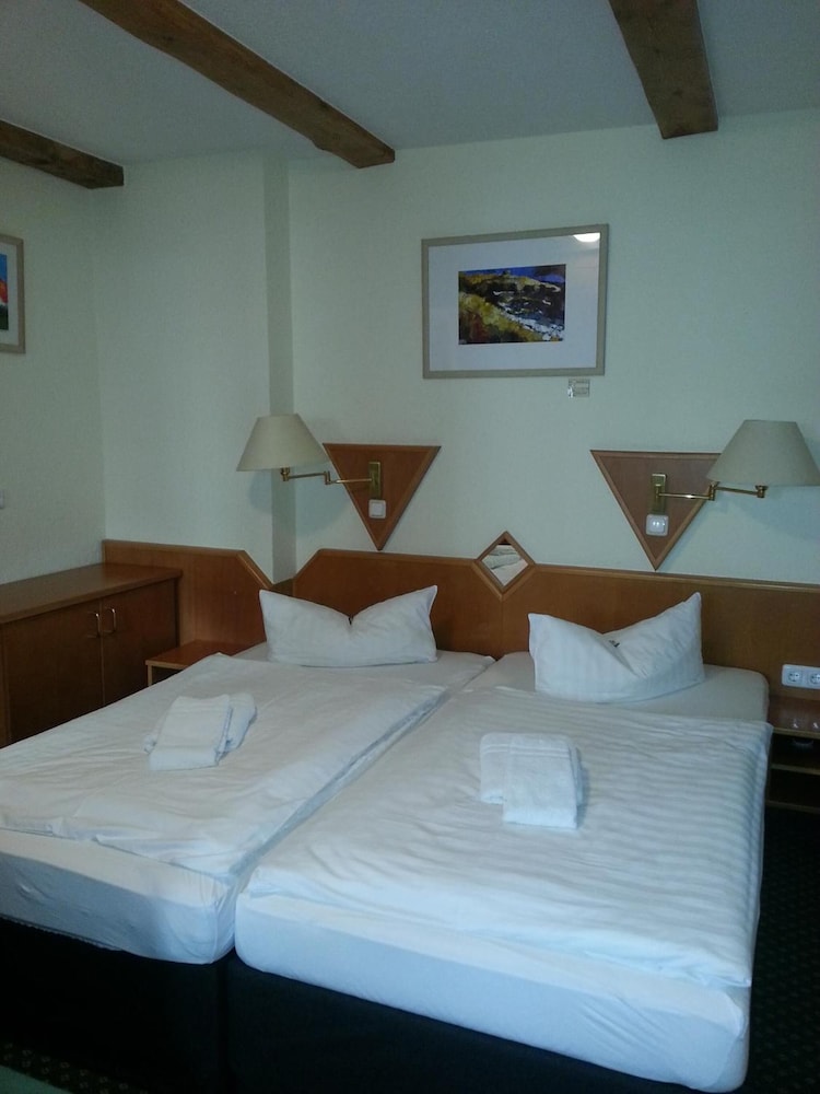 Hotel Am Schloss 13/50
