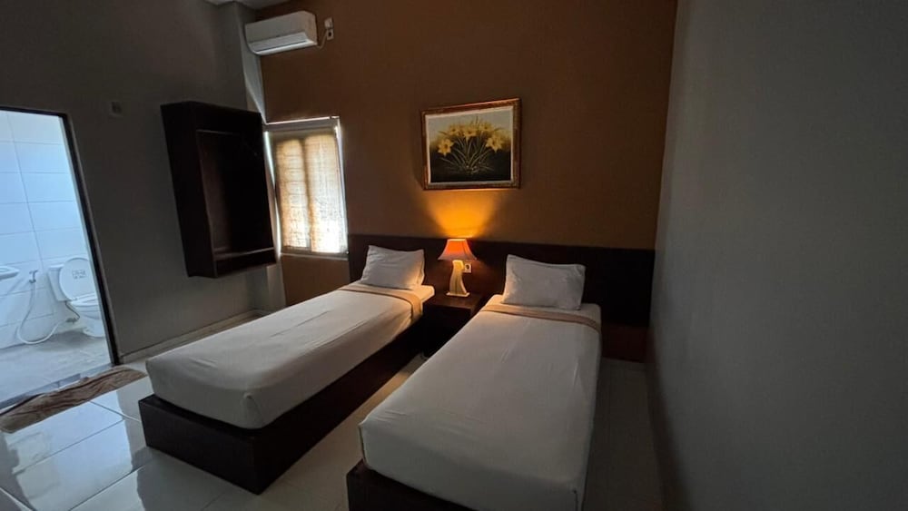 Hotel Mandari 30/65