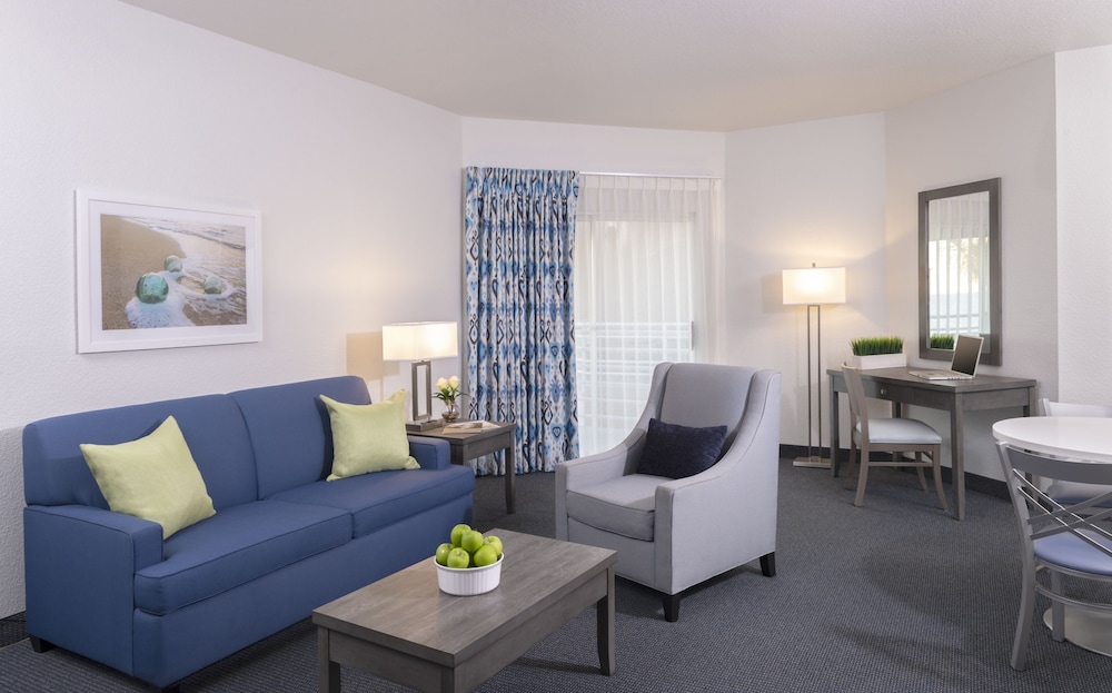 The Beachfront Inn & Suites At Dana Point 23/40