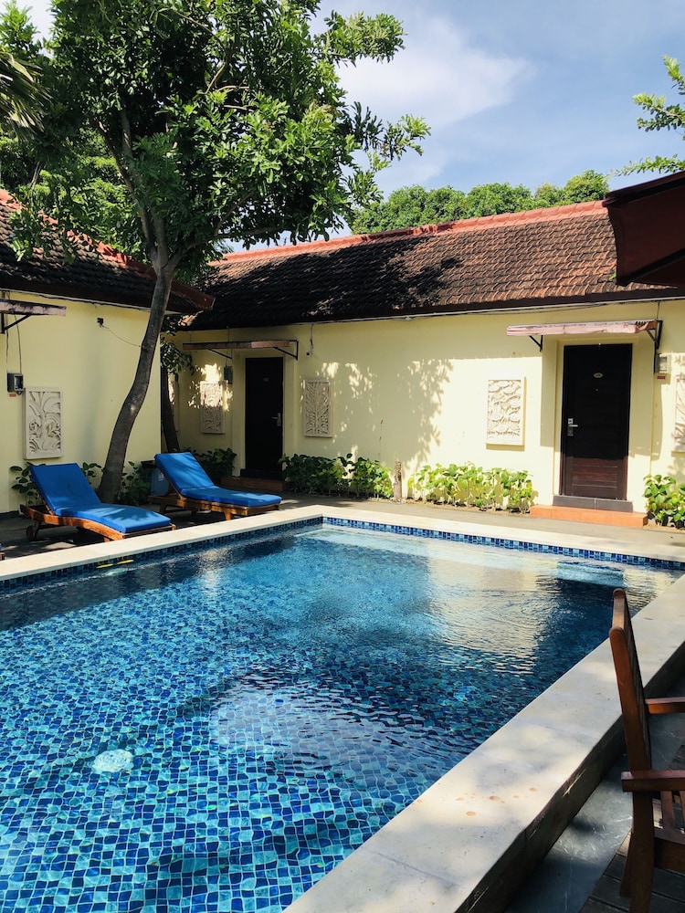 Kelan Tel Bali 40/43