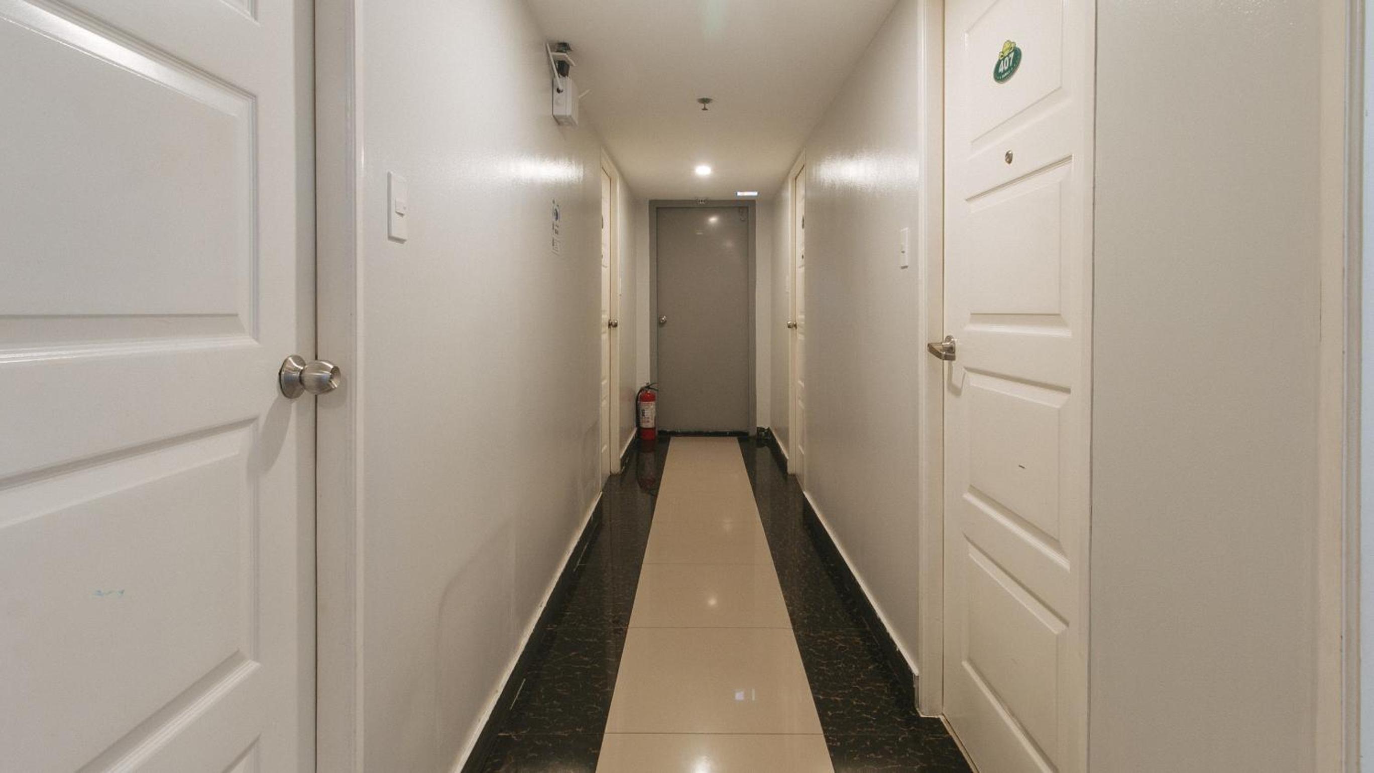 OYO 717 Ranchotel Bayanan 38/50