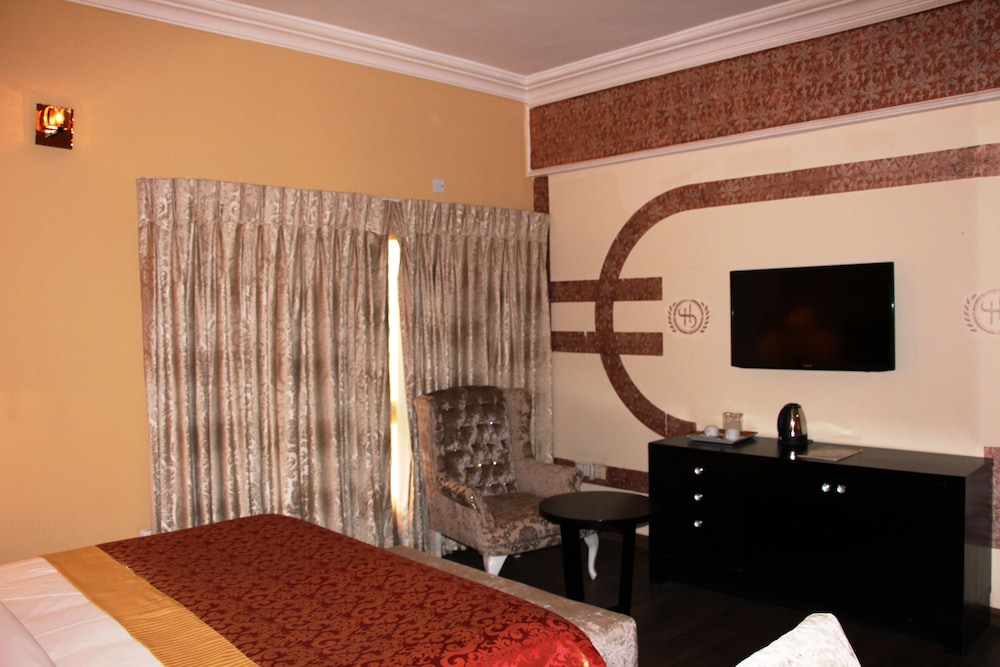Sandralia Hotel 35/44