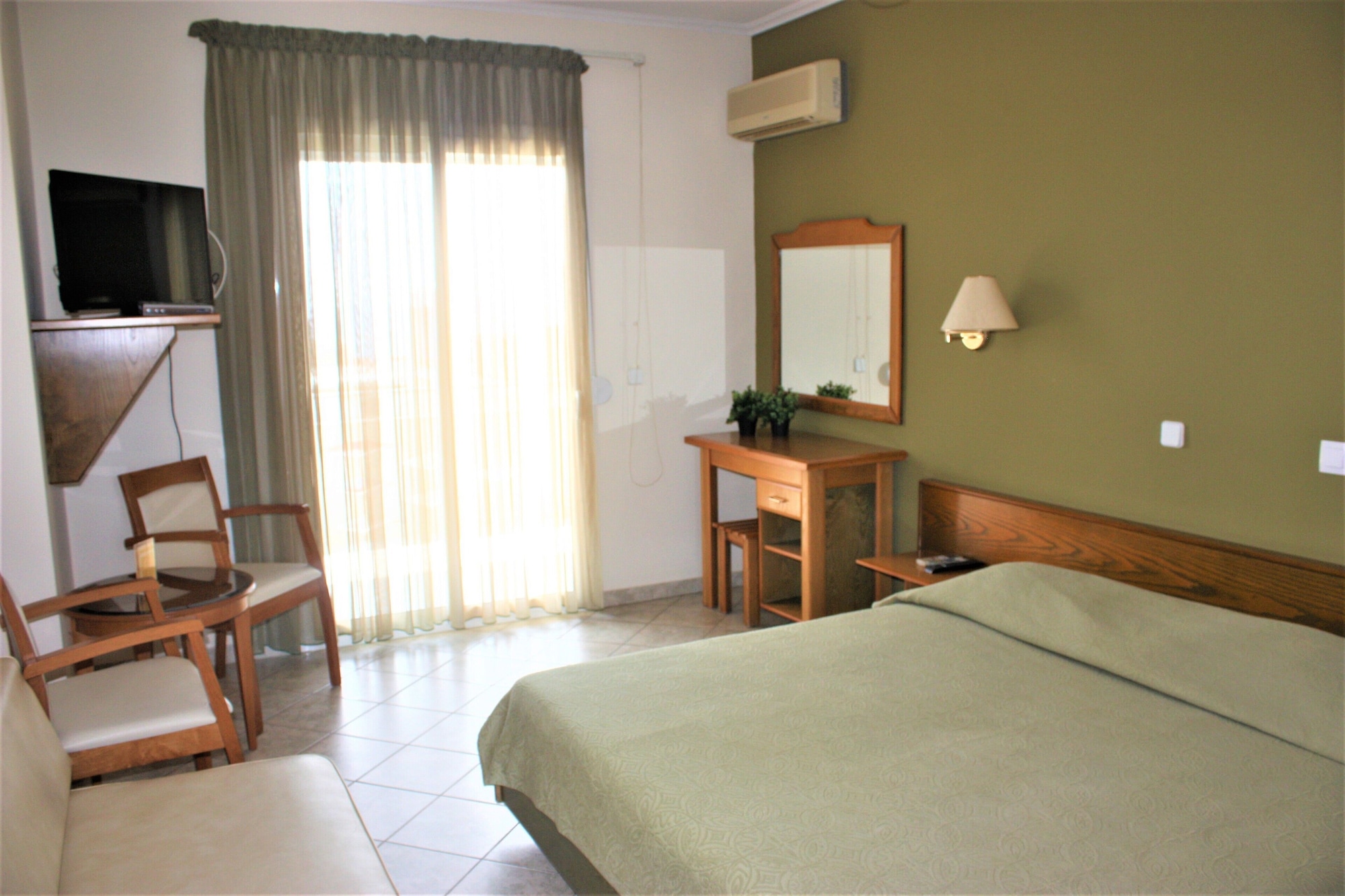 STANDARD, TRIPLE, 3 BEDS