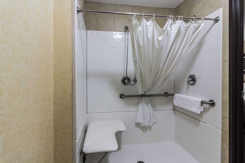 Motel6 Minot, ND 46/48