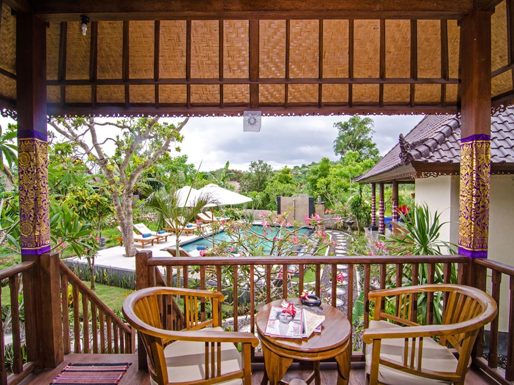 Cassava Bungalow 18/37