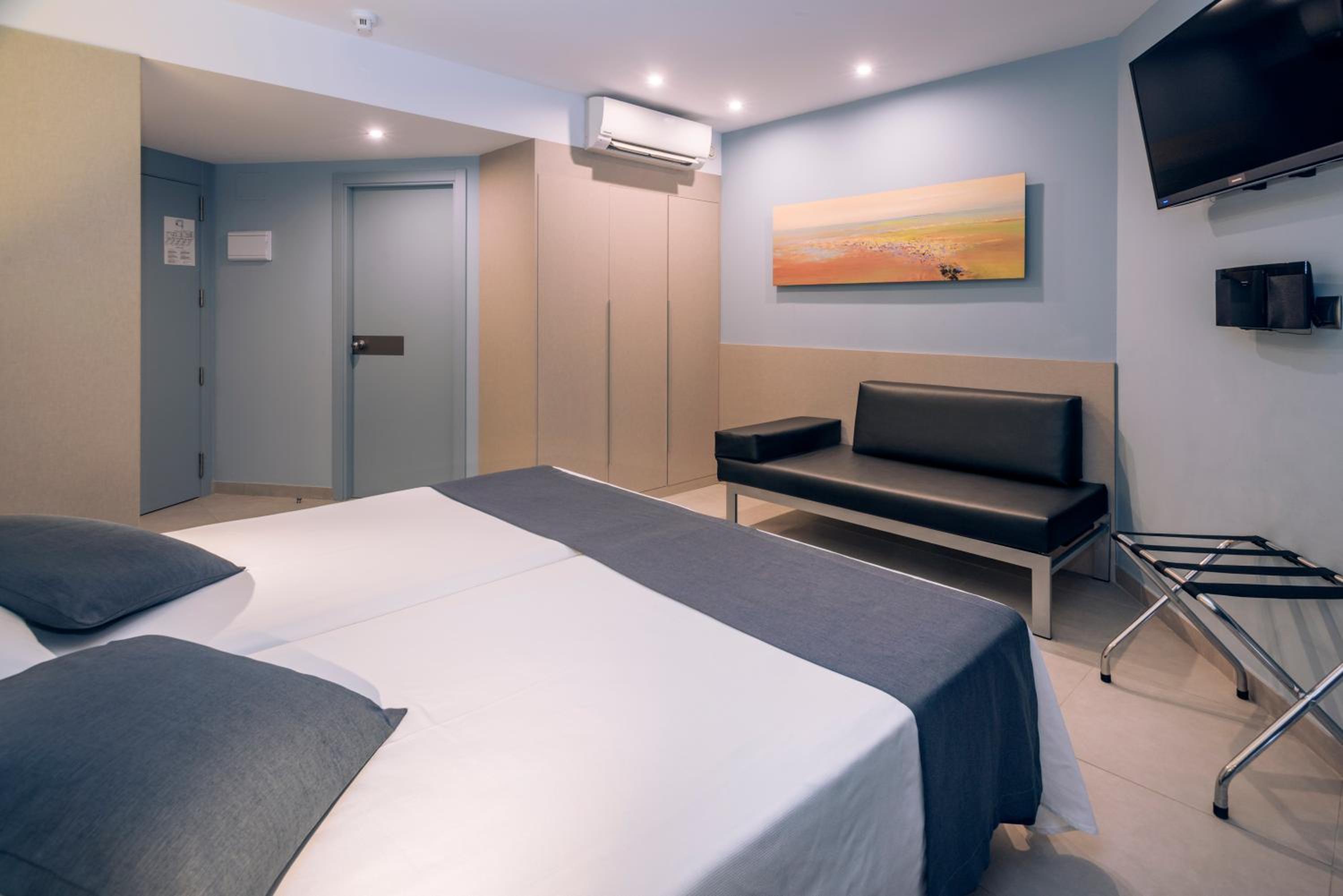 Room, Twin Beds, Lateral Side Sea View، GHT S Agaro Mar 9/10
