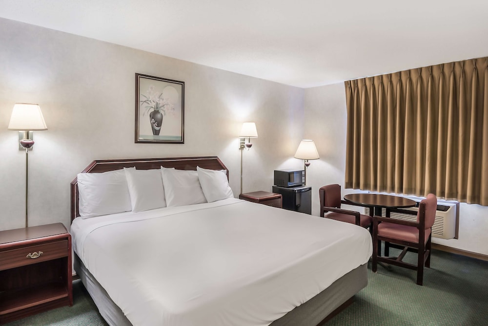 غرفة بسرير كينج للمدخنين