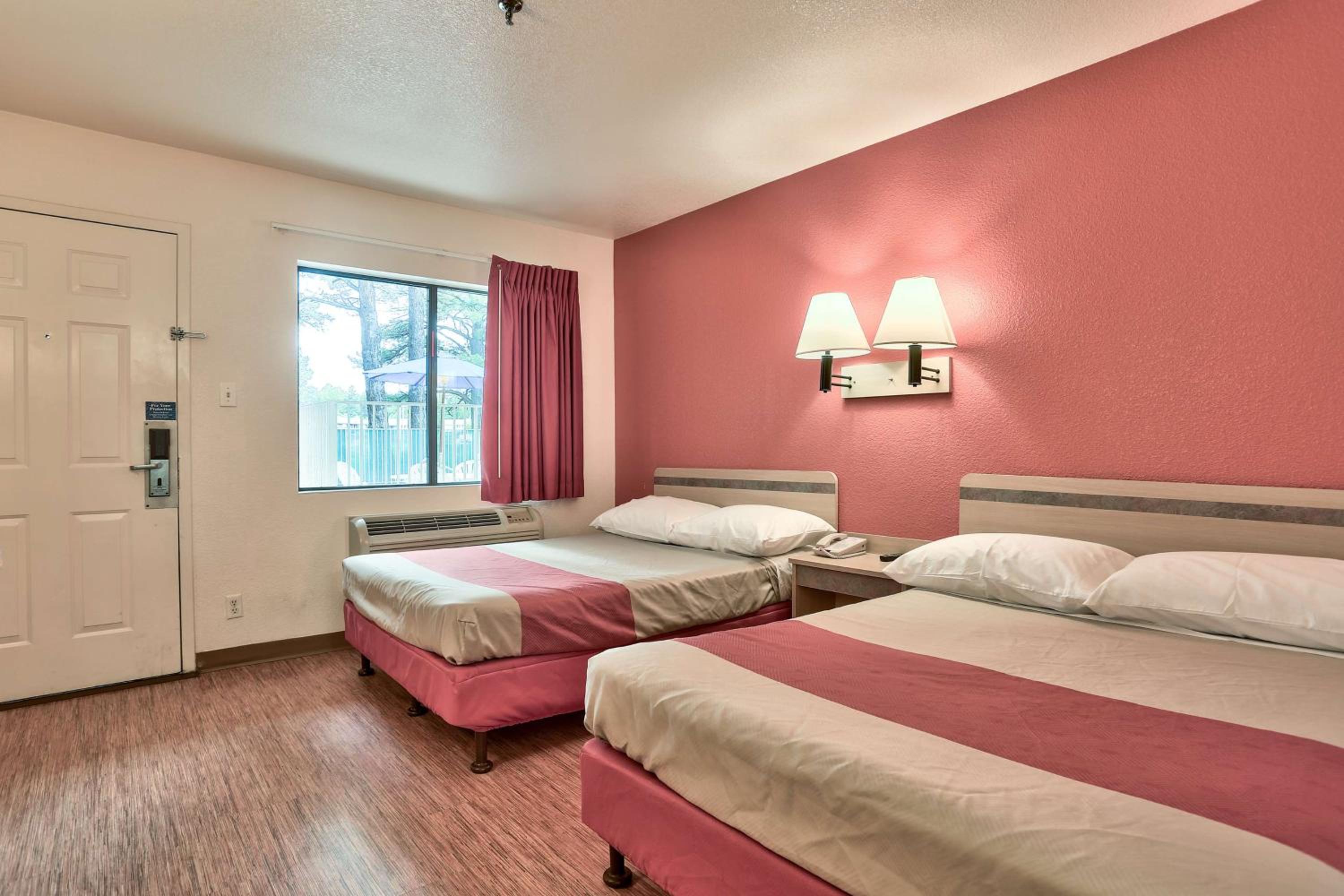 ROOM, QUADRUPLE