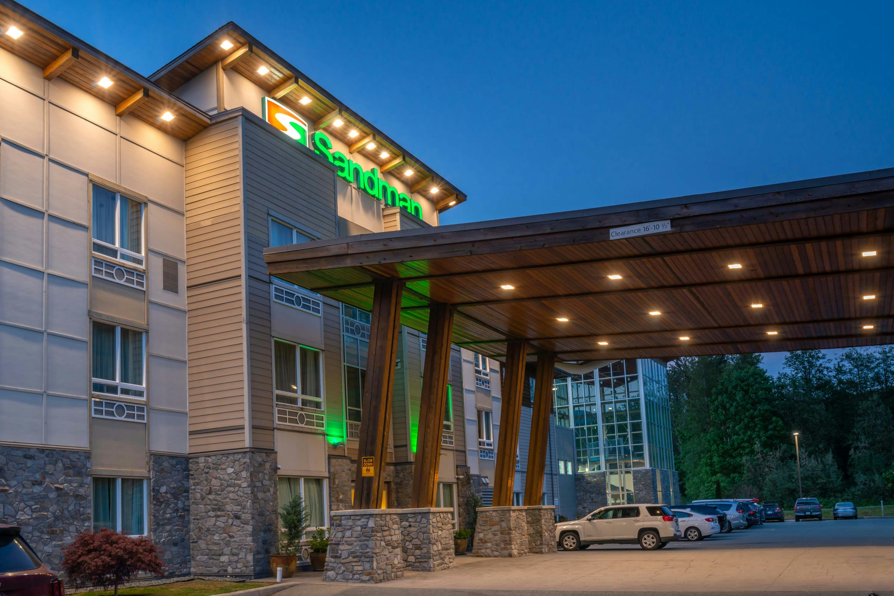 Sandman Hotel Suites Squamish 6/46