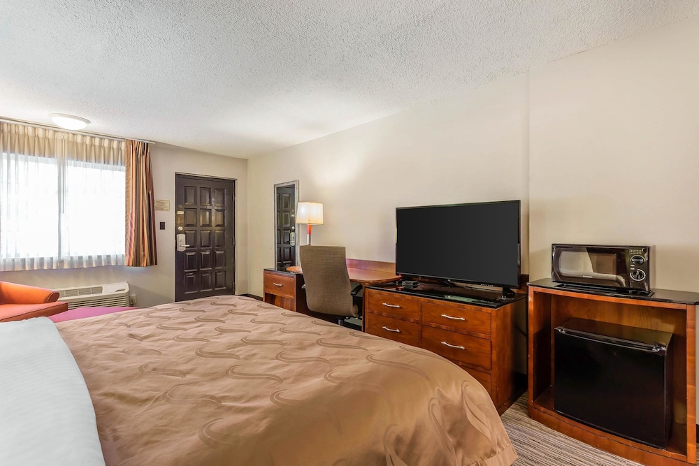 Quality Inn Forsyth Near GA Public Safety Training Center 8/22