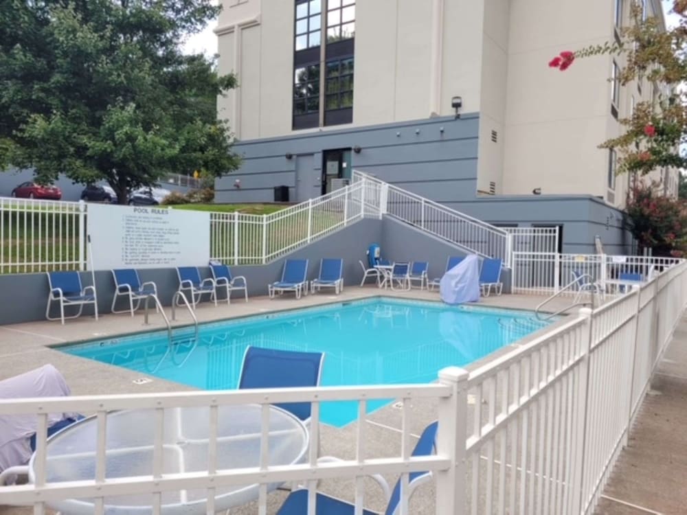 Best Western Plus Dalton Inn 2/38