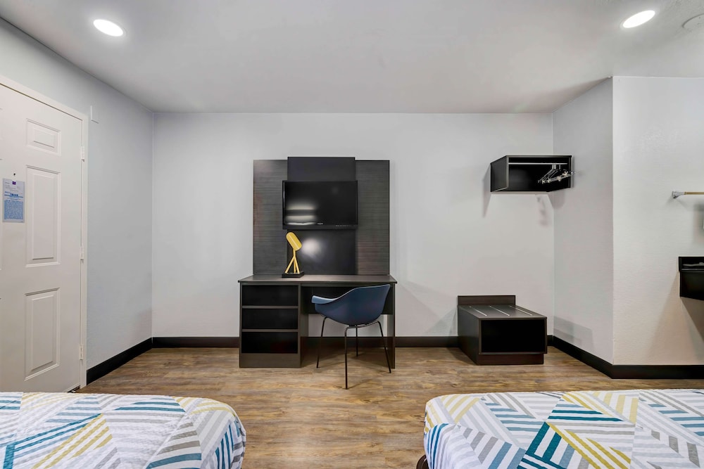 Motel6 Denton, TX - UNT 28/60