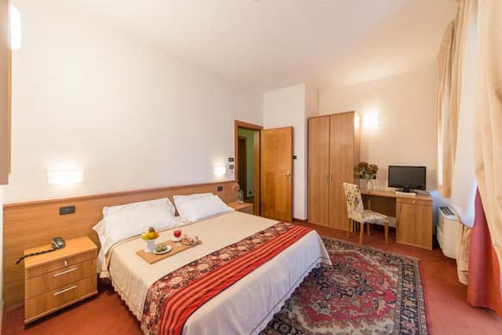 غرفة قياسية مفردة بسريرين منفصلين، Hotel Lux 4/10