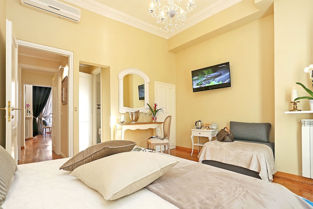 Liberty Rome Suites 18/68