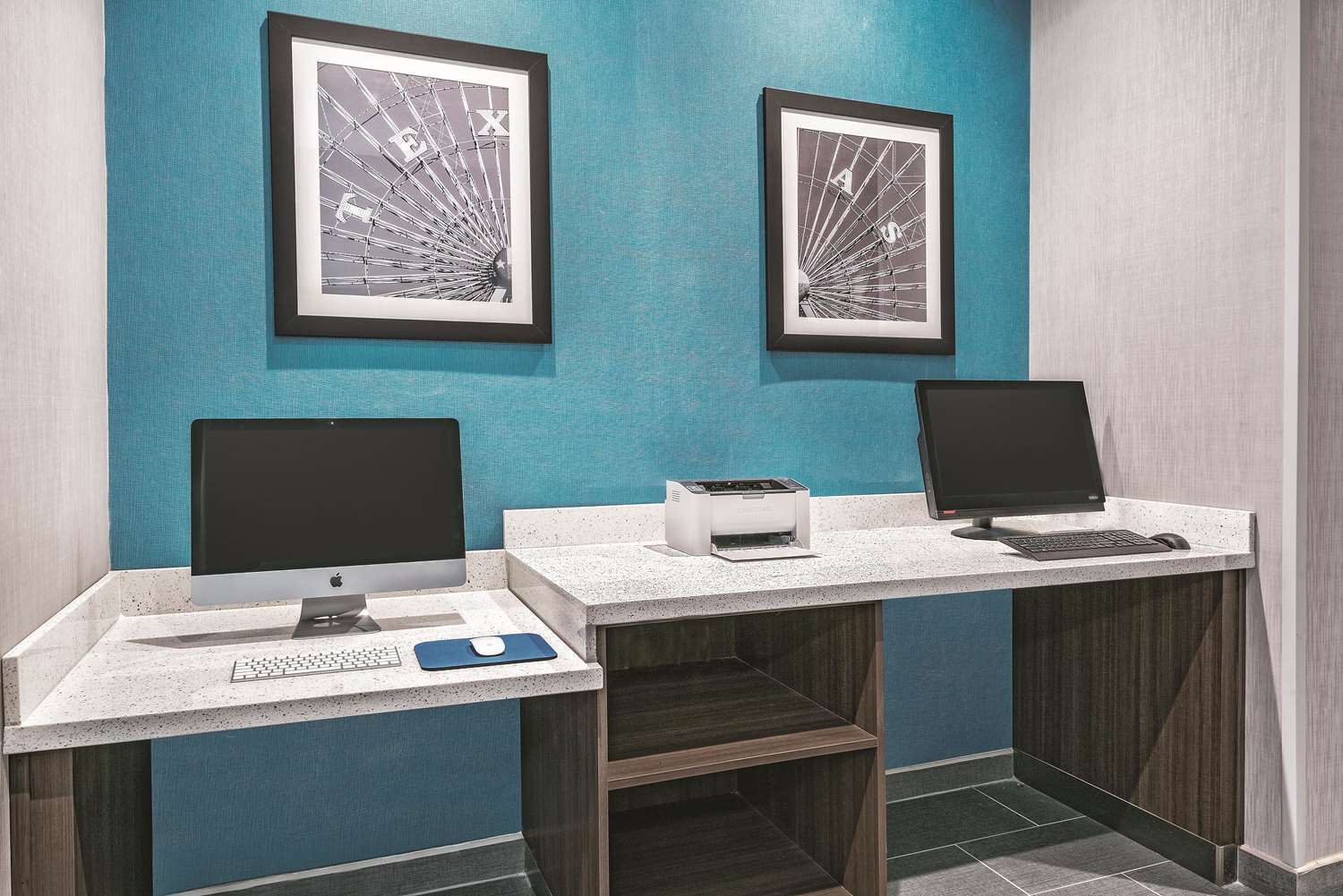 La Quinta Inn & Suites by Wyndham Dallas Grand Prairie North 37/42
