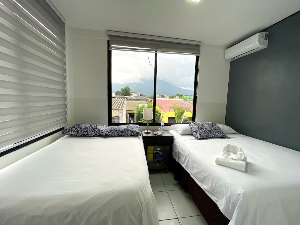 ROOM, DOUBLE BED