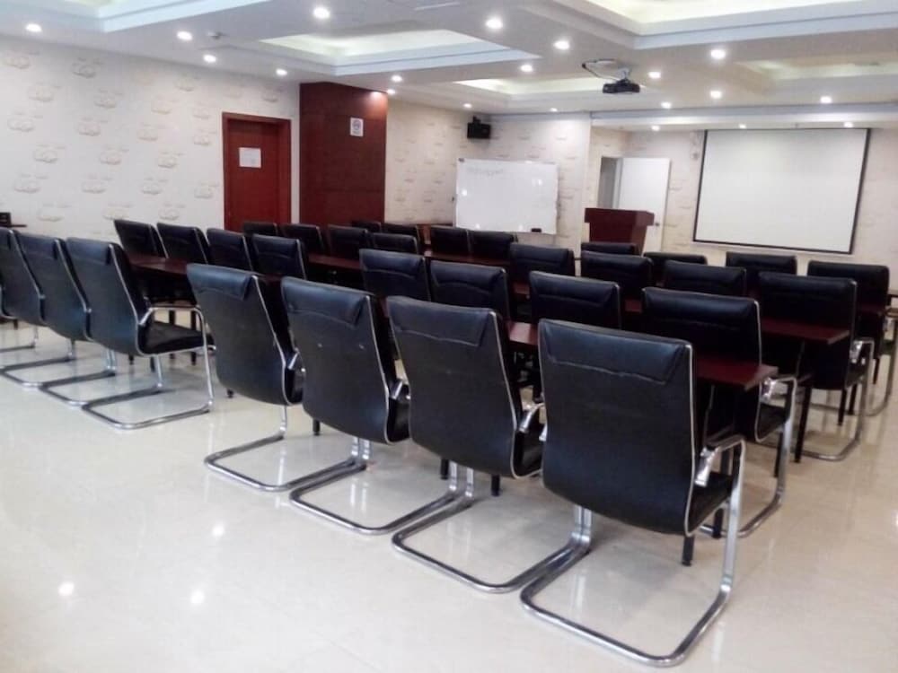 GREENTREE INN HUIZHOU CHENJIANG INTERCITY RAIL STATION HOTEL 26/30