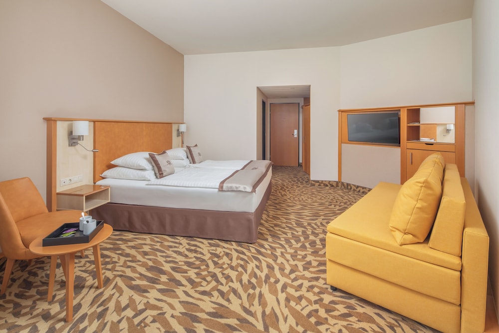 Lotus Therme Hotel And Spa Formerly Rogner Hotel Spa Lotus Therme 23/84