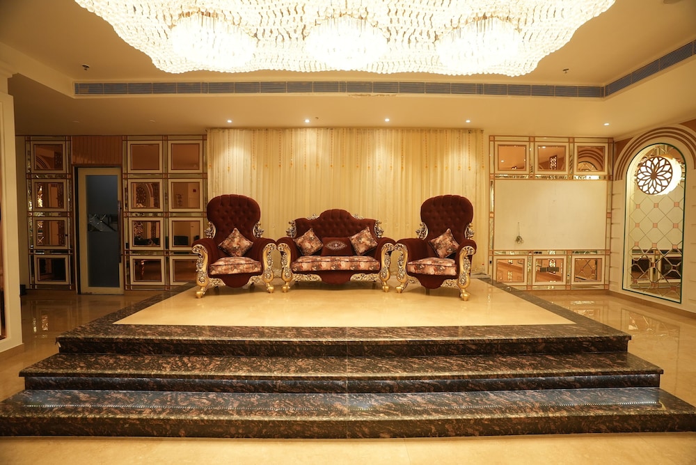 Lime Tree Hotels & Banquet Greater Noida 26/50