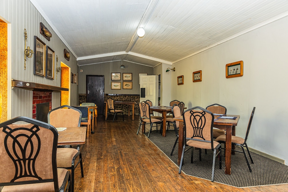 PREMIER HOTEL HIMEVILLE ARMS 34/50