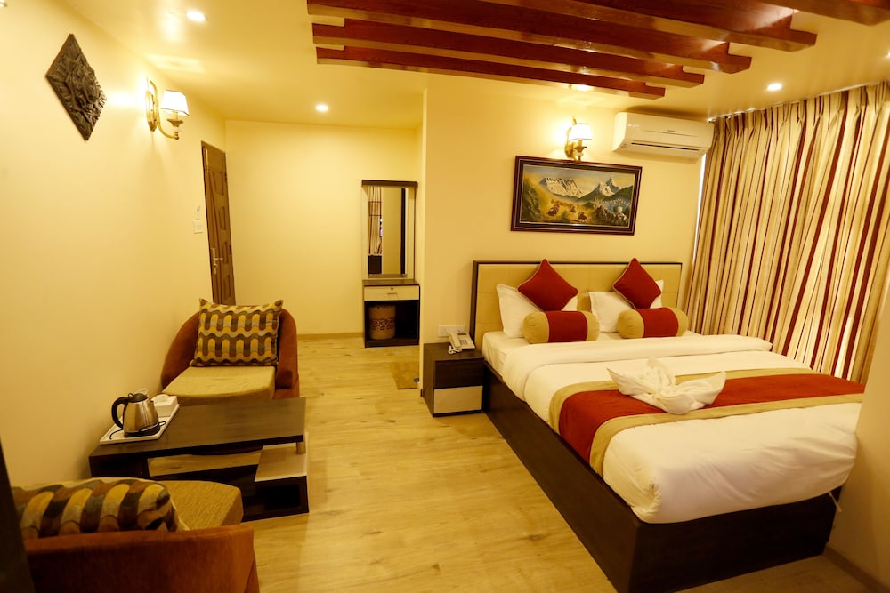 Hotel Readers Inn Pvt.Ltd 14/27