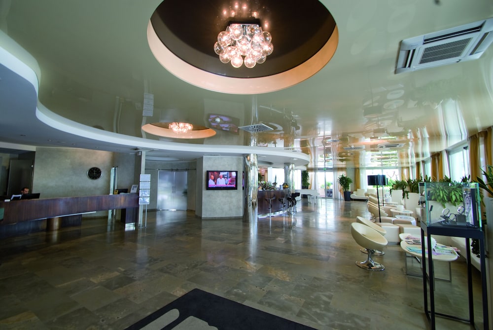 Hotel Premier & Suites 9/60