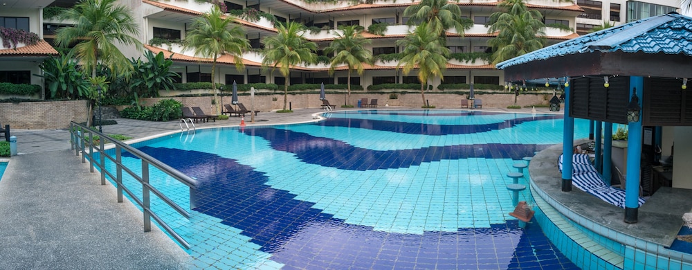 Le Grandeur Palm Resort 30/50