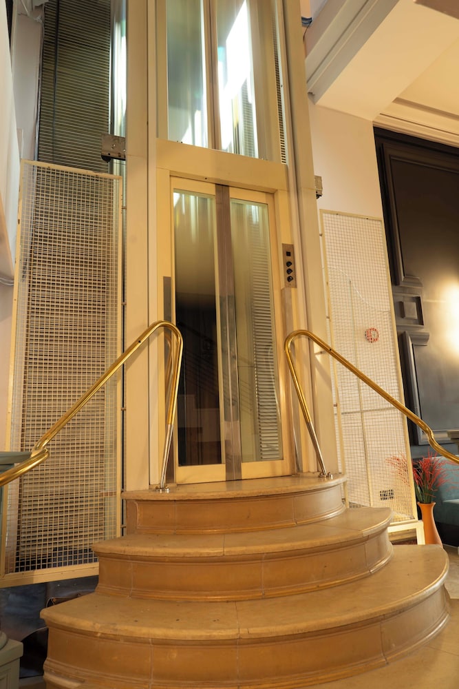 Maria Luisa Hotel 35/56