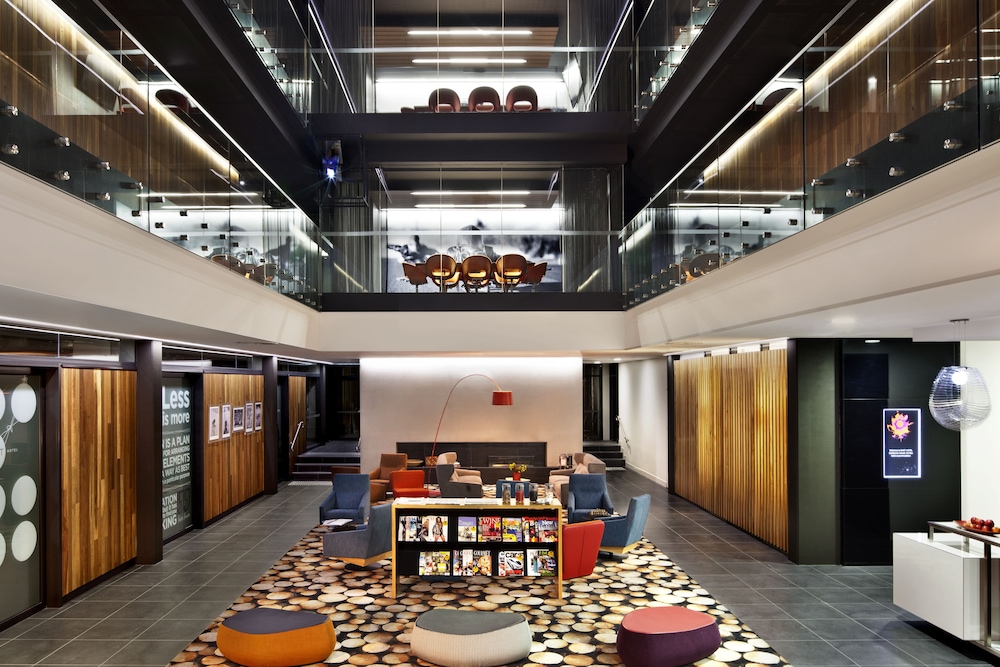 EAST HOTEL 44/60